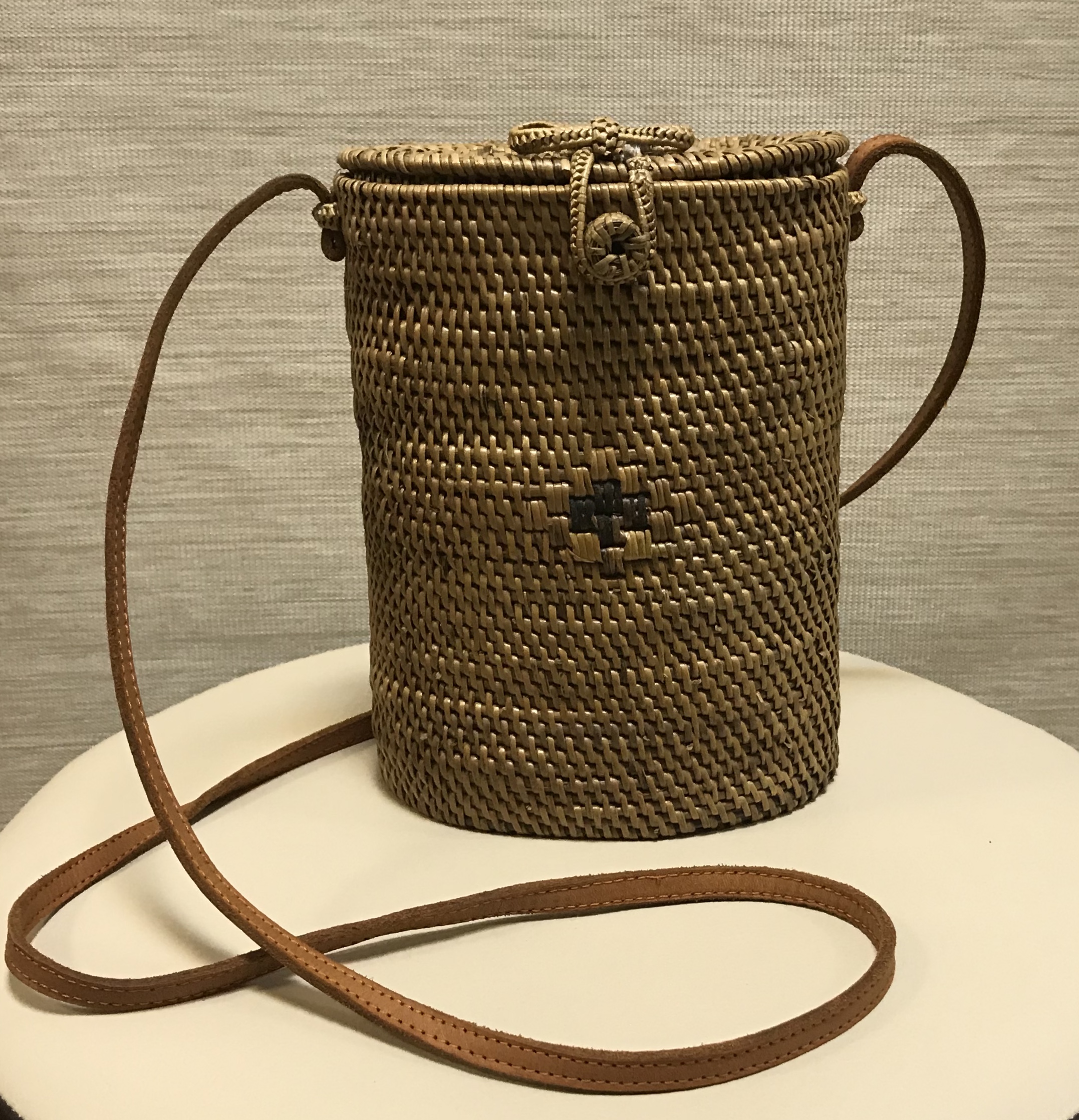 Декоративная сумка из соломки-кузовок Nui